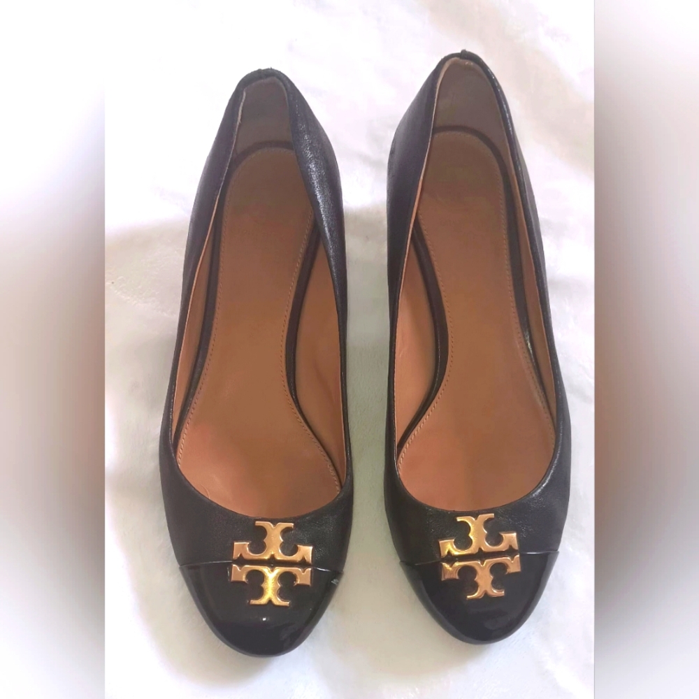 Tory Burch Black Leather Wedge Hee Gold Emblem
